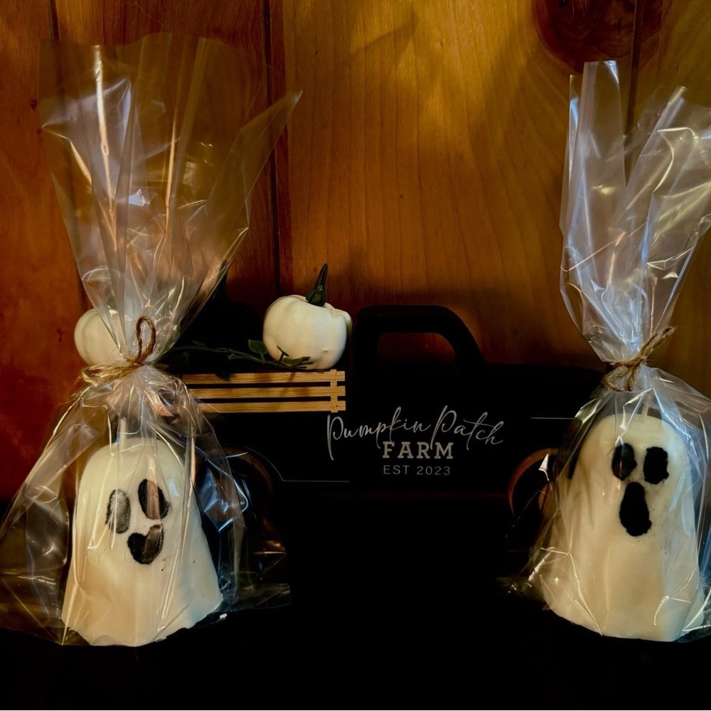 Handmade candles and wax melts